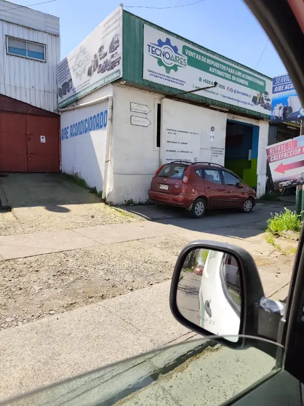 Fachada del taller TecnoAires en Orompello 275 A, Los Ángeles
